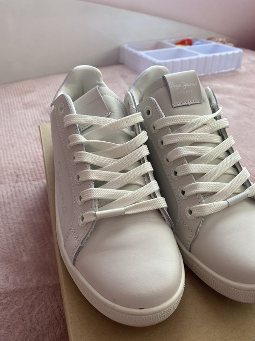 Обувки оригинални