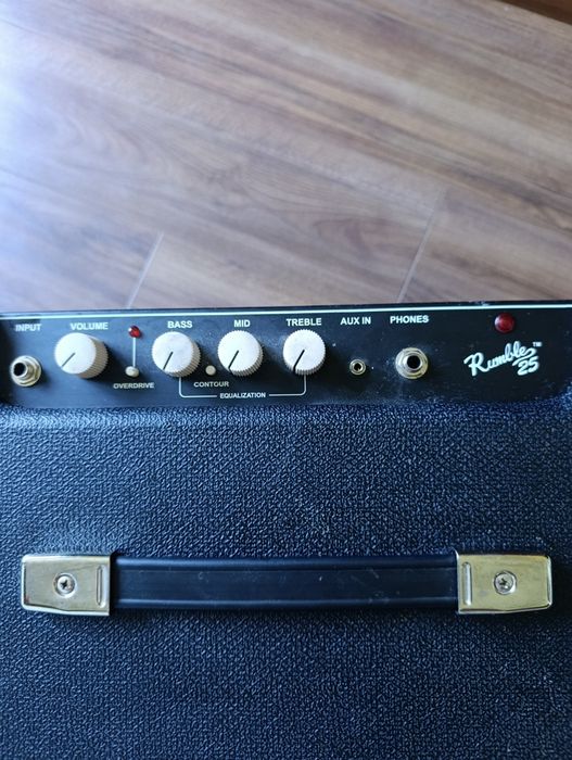 Fender Rumble 25 V3 кубе – Бас комбо / Усилвател – Отлично състояние
