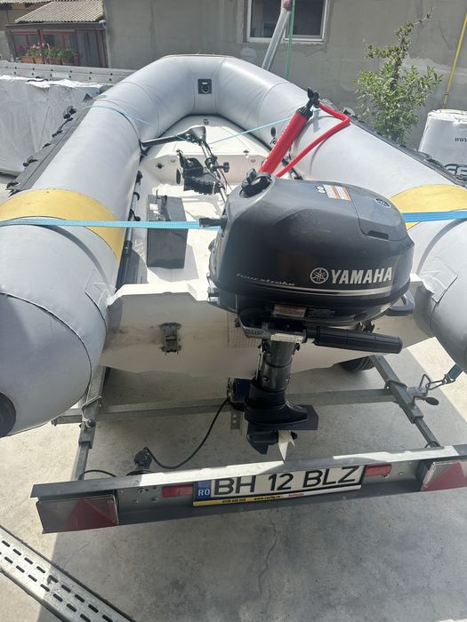 Barca ryb cu motor si peridoc nou