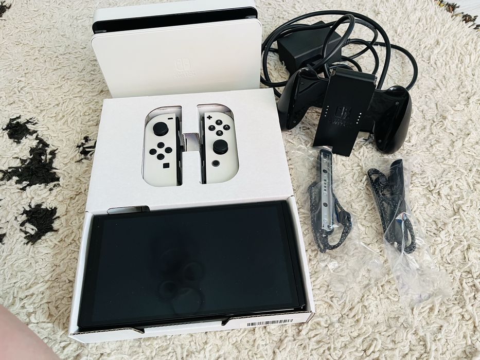 Nintendo Switch – impecabil, folosit doar cateva ore