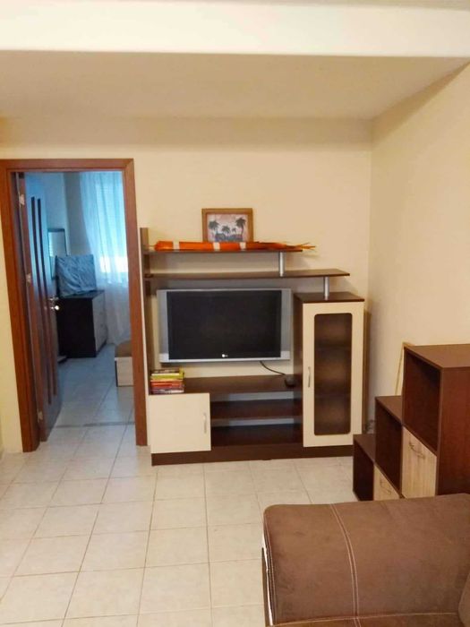 Давам под наем двустаен апартамент в топ центъра на гр. Перник