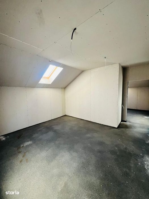 Casa finisata la cheie cu 5 camere in localitatea Santandrei