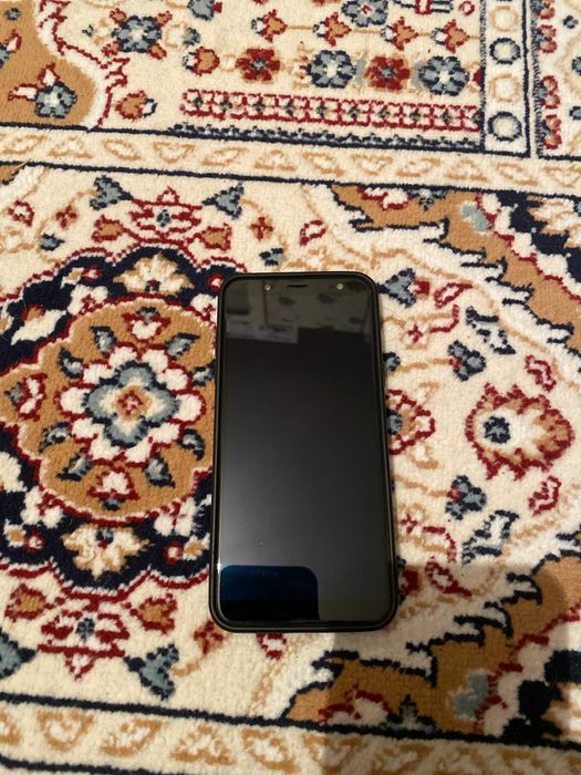 Самсунг А6 чёрный цвет