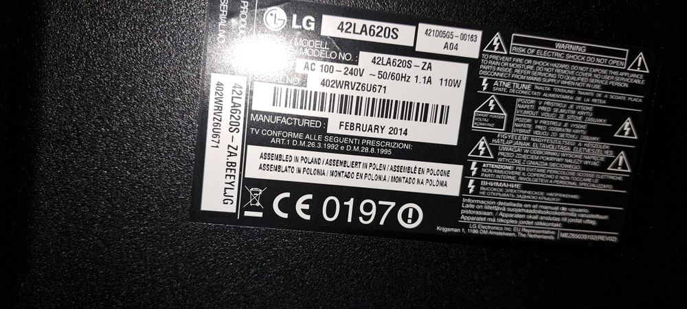 телевизор LG42LA620S