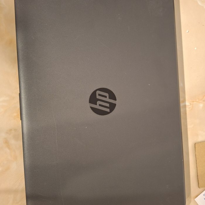 Laptop HP 250 G6, i3 6006U  cu Ssd  256 GB memorie 8gb DDR4