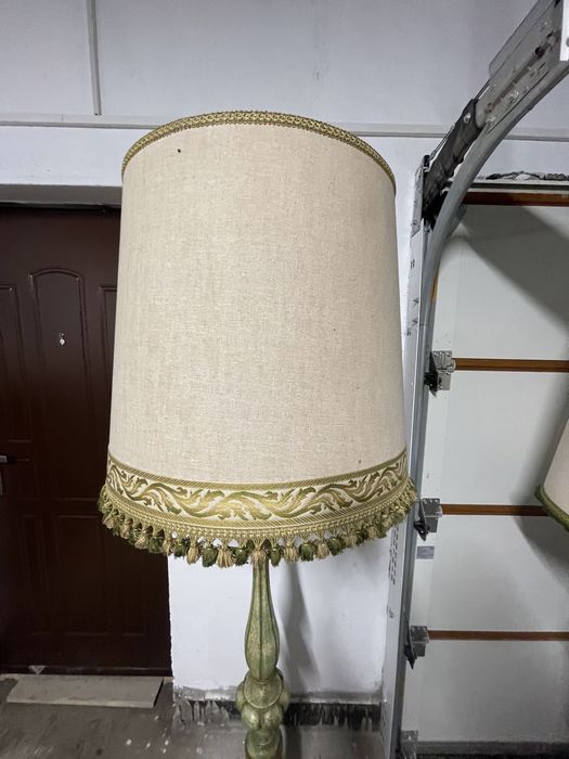 Veioză picior de lemn baroc Unicată