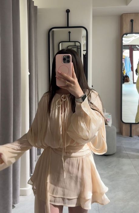 Платье вечерное продается