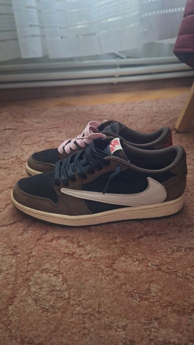 Jordan 1 Low Mocha x Travis Scott