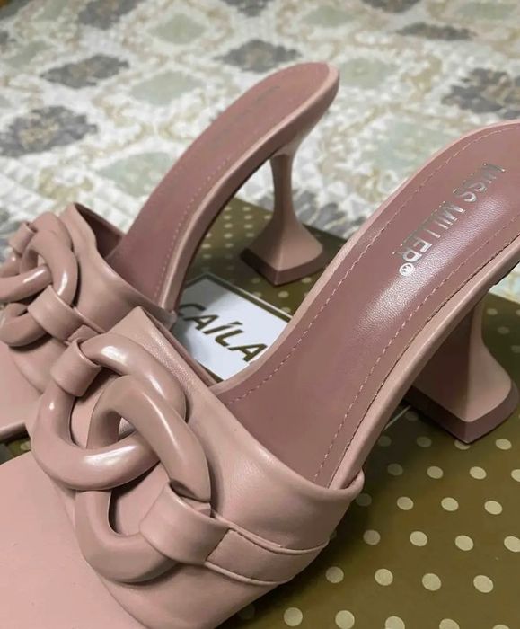 Продам новую обувь