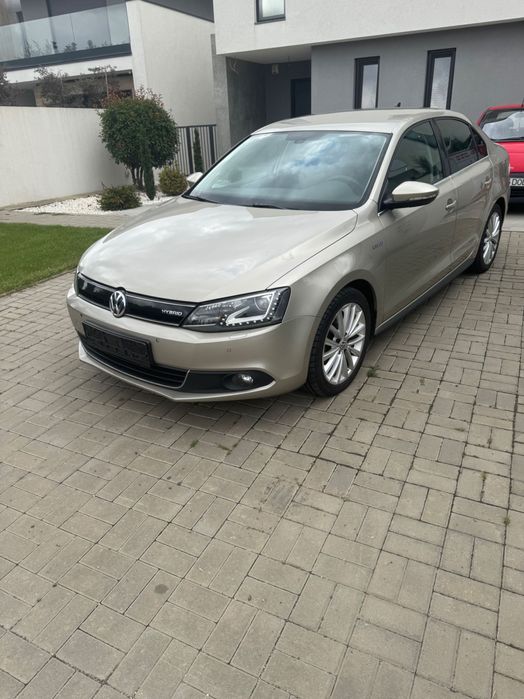 VW Jetta Hybrid E