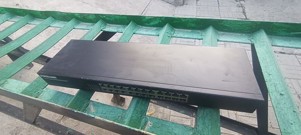 Продам сетевой каммутатор