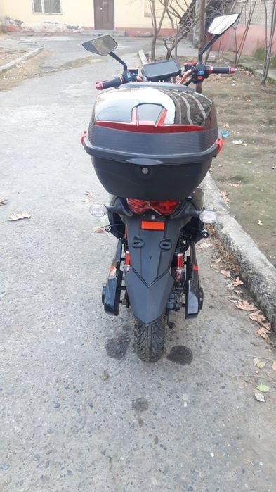 Rdlayin skuter sotiladi