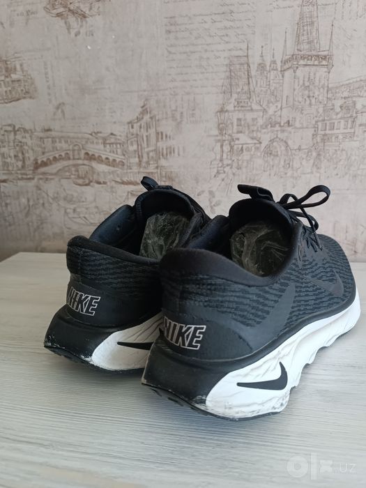 Оригинальные кроссы Nike