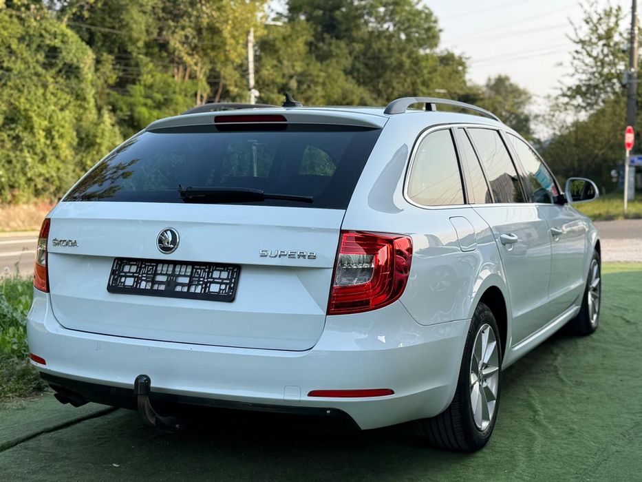 Skoda Superb  si in rate