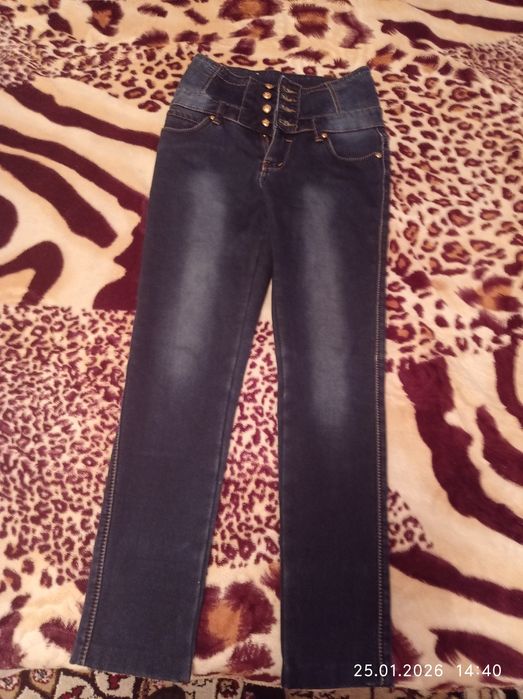 Отдам джинсы новые