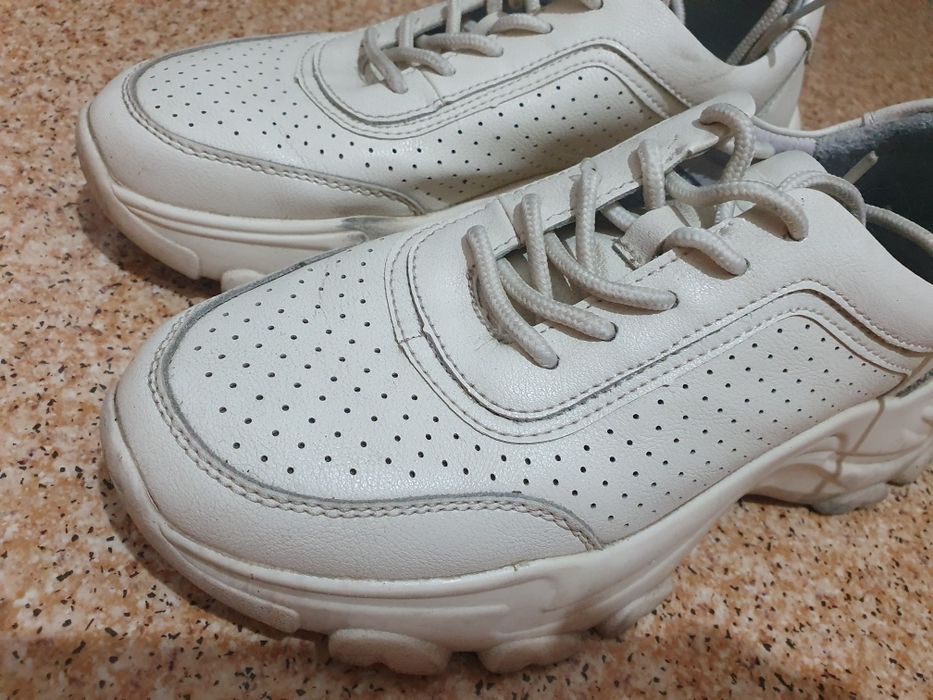 Кроссовки кожаные