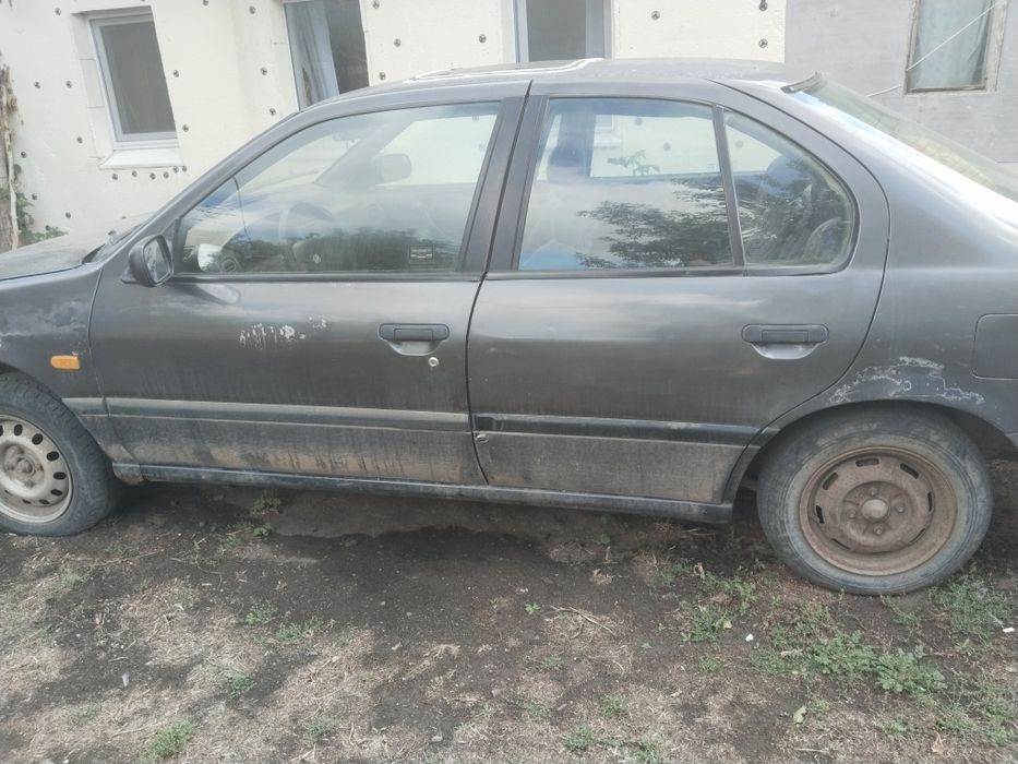 Nissan  примера на запчасти