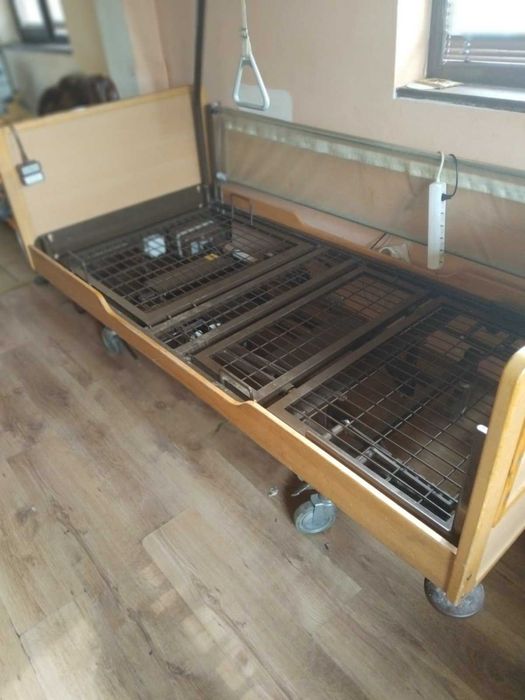 Електрическо болнично немско легло