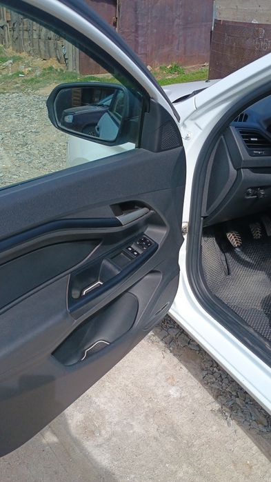 Автомашина лада веста