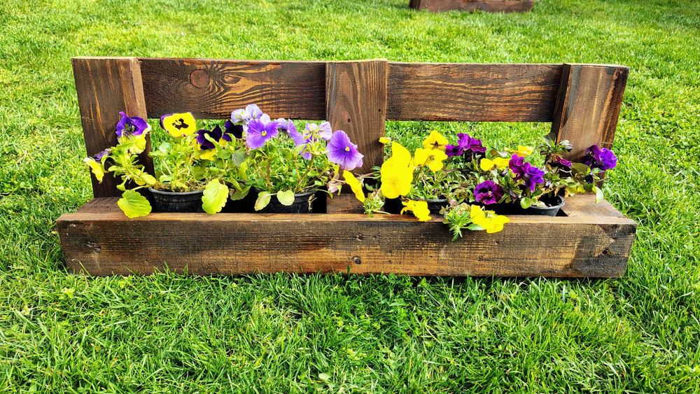 Дървени саксийници/саксии/кашпи