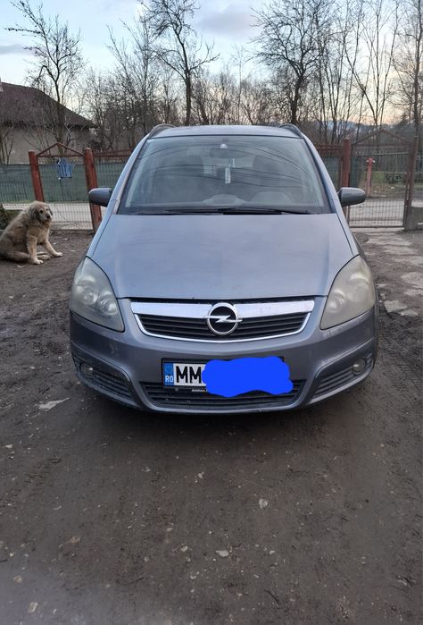Vând Opel Zamfira