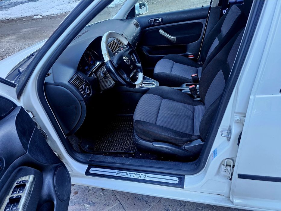 Volkswagen Golf 1.6i Automat