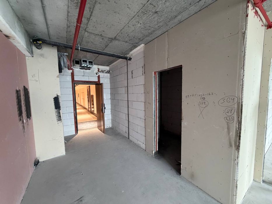 Срочно продаётся в PIRAMIT TOWER 52,6 кв.м коробка на 45- этаже.