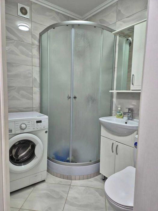 Дава се под наем Двустаен апартамент в София, Център - 62 кв.м за 390 € - Снимка #1