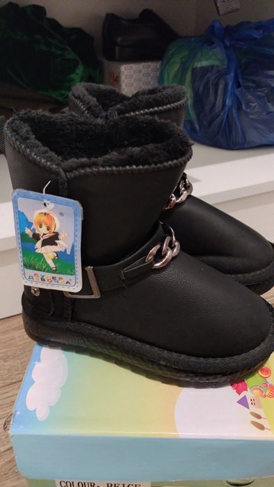 Продам угги детские
