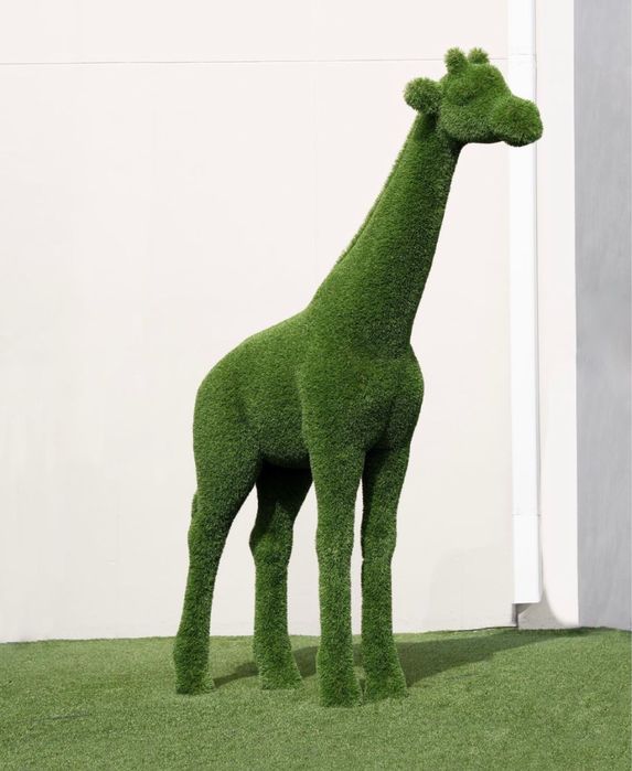 Газонные фигуры. Садовая мебель.