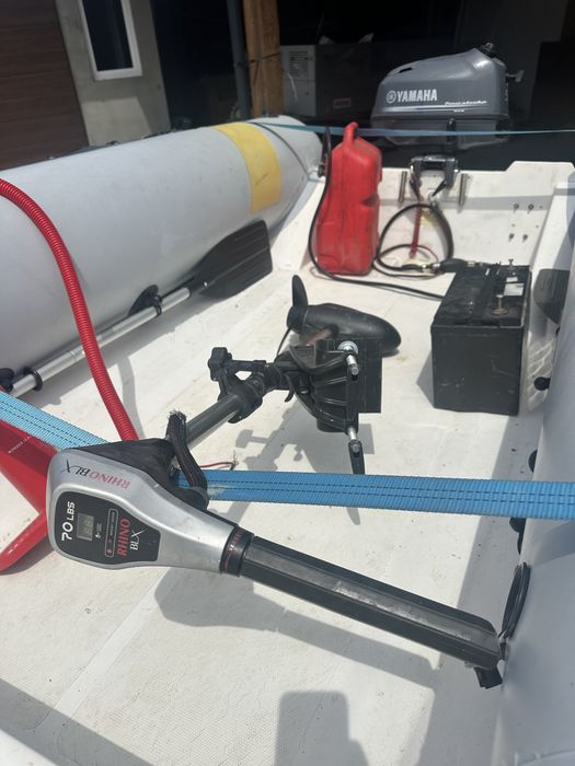 Barca ryb cu motor si peridoc nou