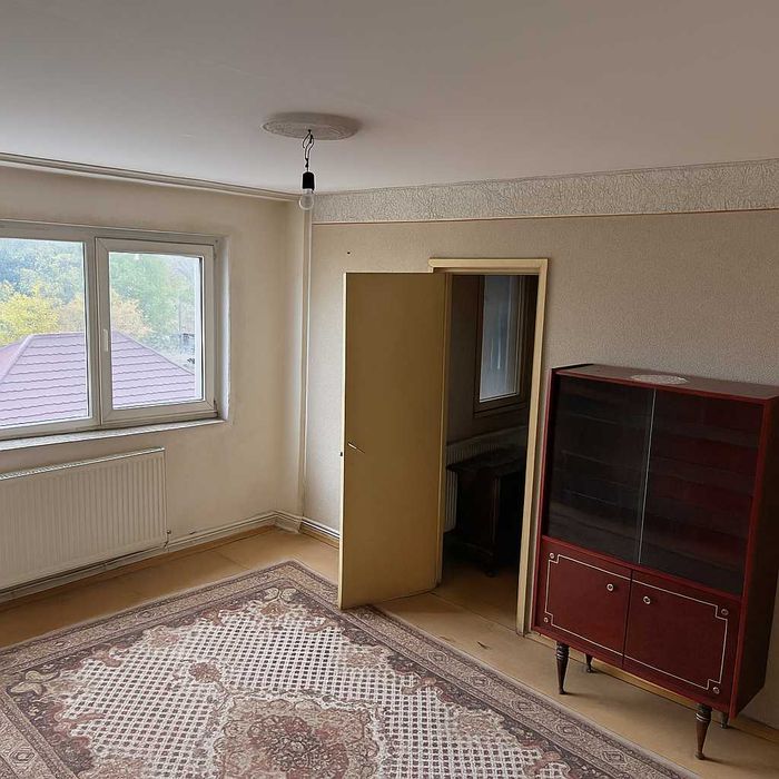 Apartament 2 camere, etaj 3, centrală proprie, bloc izolat