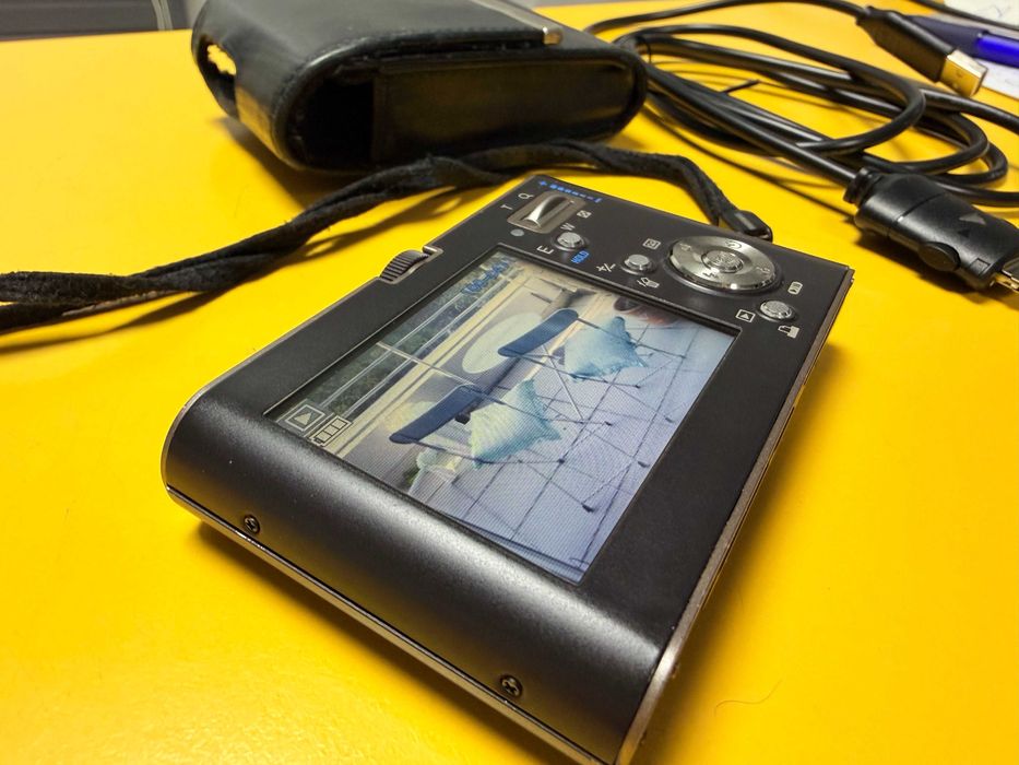 Фотоапарат Samsung NV3 7.2MP Digital Camera