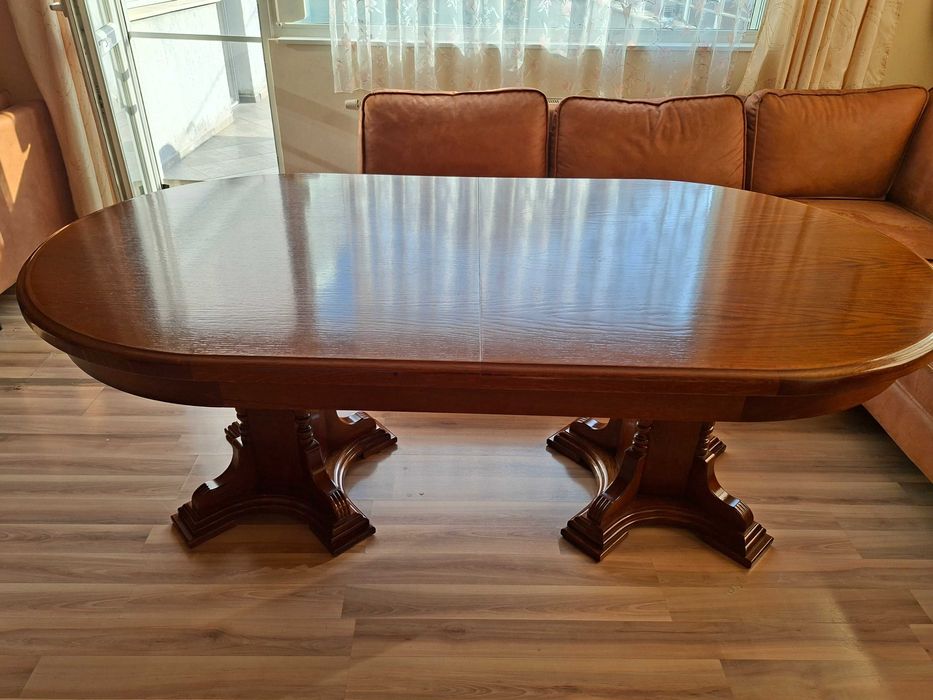 Продавам маса дъбова.