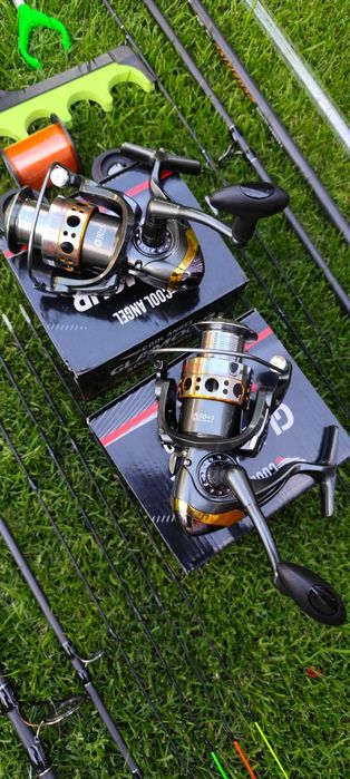 Set Feeder, 2 Lansete Sensitive 3,90m,2 Mulinete Glamour 5000,Suporți,Geanta, 2 Monturi+Matriță,Senzori,Fir