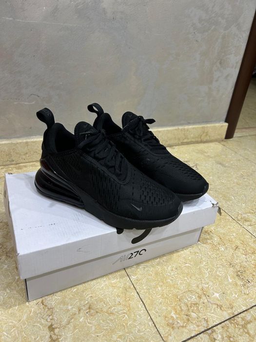 Tenesi Nike Air Max 270 Triple Black femei