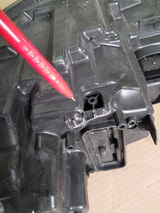 Фар десен SKODA OCTAVIA 2024