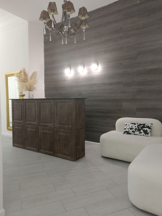 Сдам в аренду маникюрный стол