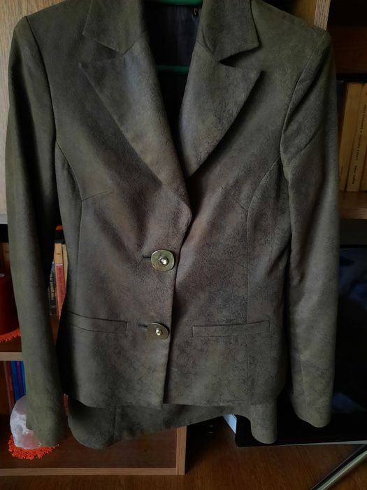 Costum de dama deosebit