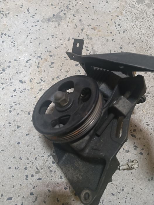 Помпа хидравлична за Субару