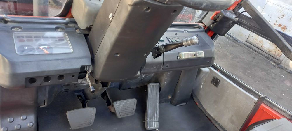 Продавам газокар НИСАН 3 тона. Цената е с ДДС.