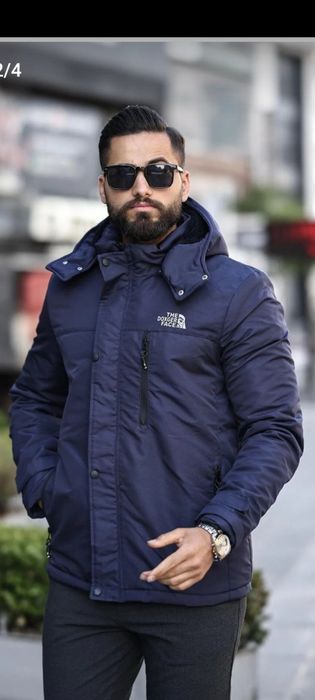 Продавам чисто ново мъжко дебело зимно ватирано непроникаемо яке .