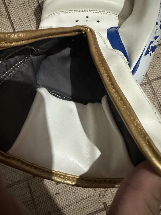 Боксерские перчатки