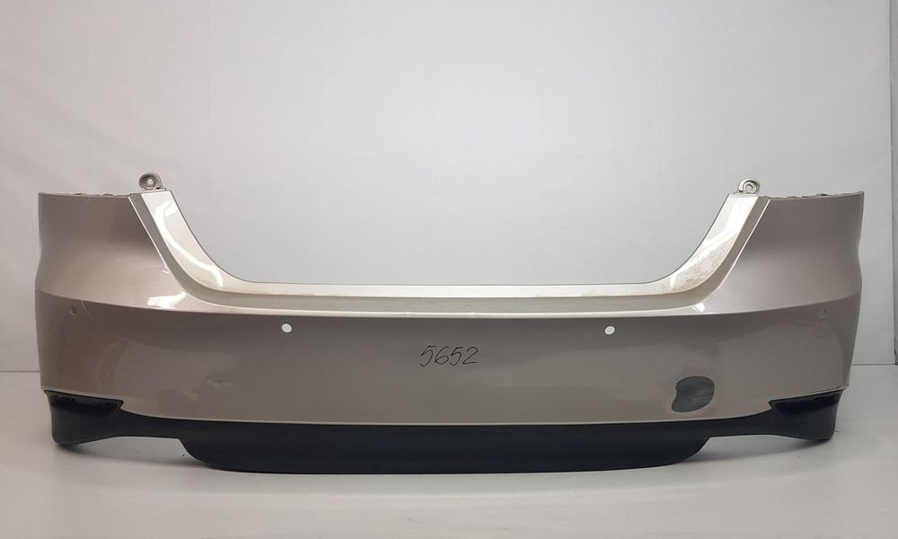 Bara spate Toyota Camry dupa 2017
