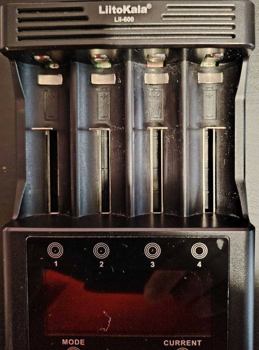 Incarcator tester acumulatori Liitokala LII-600