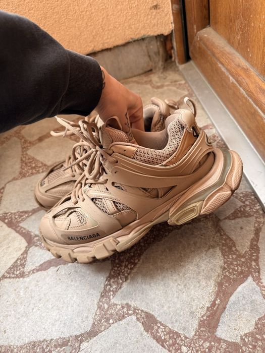 Balenciaga track