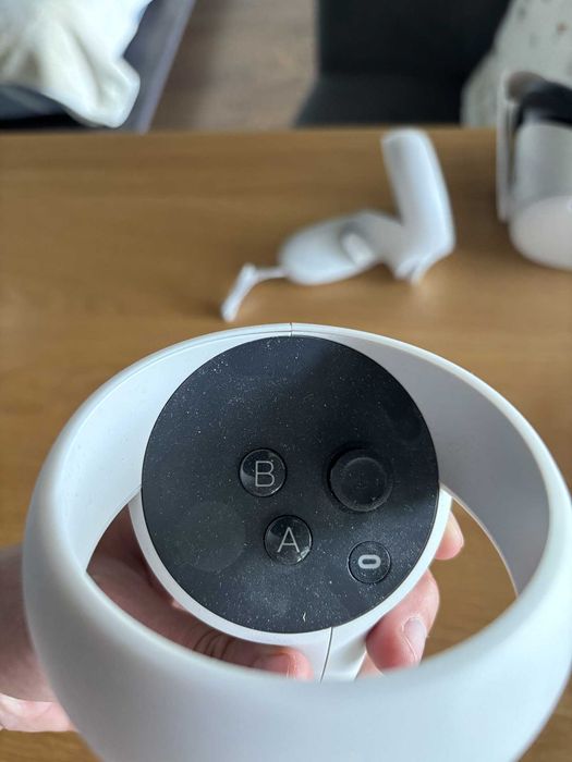 Oculus Meta Quest 2 64GB cu 2 controllere