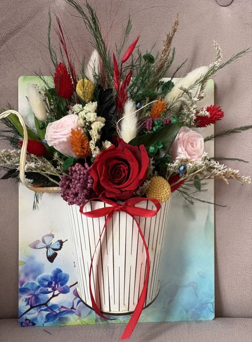 Aranjamente florale elegante – 1/8 Martie!