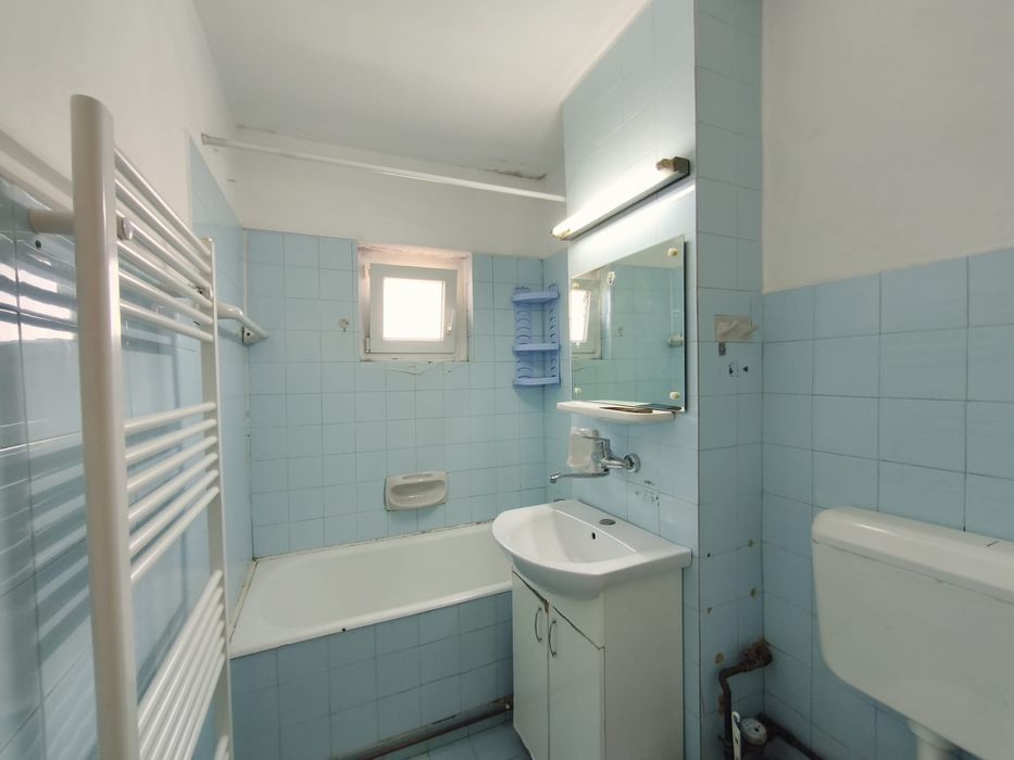 Apartament 2 camere,centrala proprie, zona Micalaca