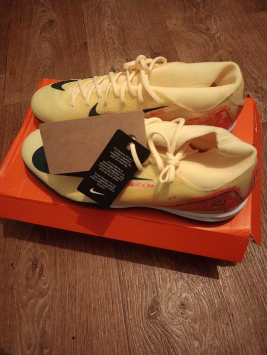 Футболни обувки (стоножки) Nike ZM Superfly 10 Academy KM TF